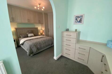 bed 1.jpg