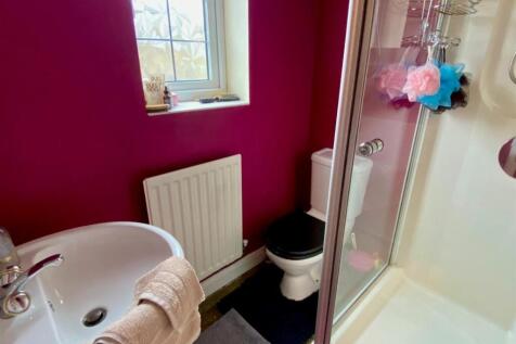 ensuite.jpg