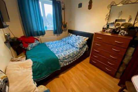 bed 2.jpg
