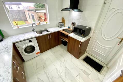 kitchen 3.jpg