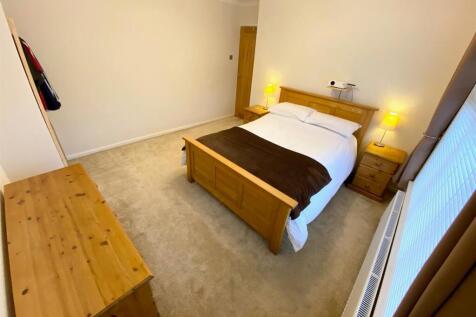 bedroom1.jpg