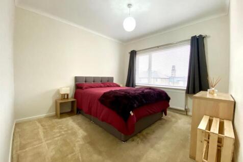 bed 2.jpg