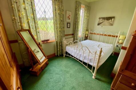 bedroom front.jpg