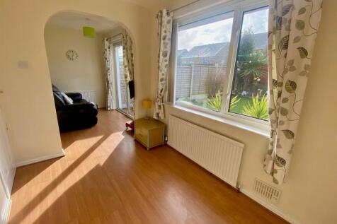 room open to sitting room.jpg