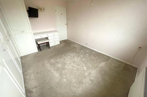 Bedroom 1,3.jpg