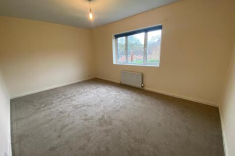 BEDROOM REAR MIDDLE.jpg