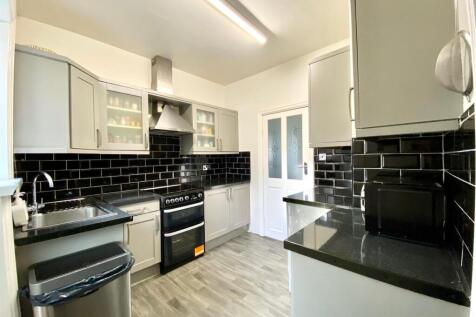 kitchen 1.jpg