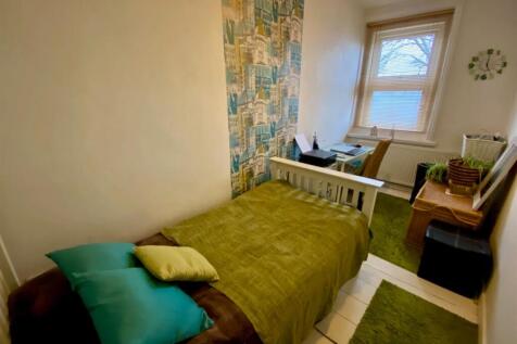 bed 2.jpg