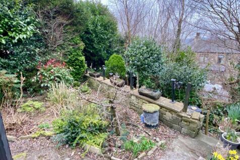 rear garden 1.jpg