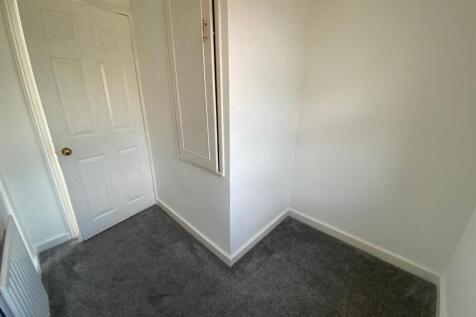 SMALL BEDROOM 1.jpg