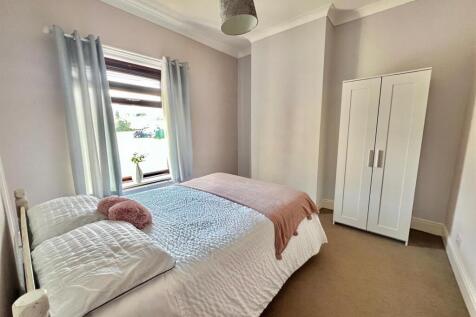 Bramleys Estate Agents - Stoney Royd Terrace - Lin