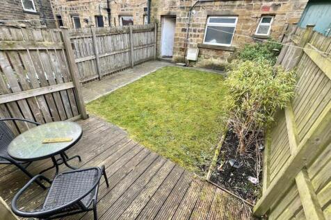 rear garden (3).jpg