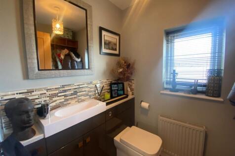 DOWNSTAIRS WC.jpg