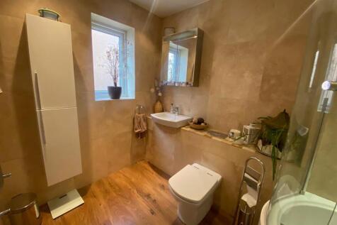 EN SUITE 1.jpg