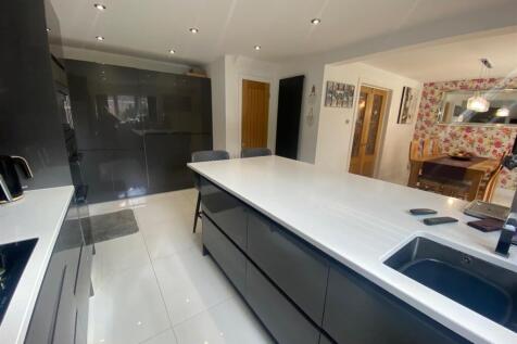 KITCHEN 1.jpg