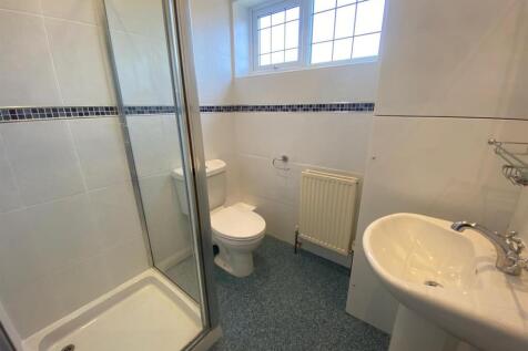 SHOWER ROOM.jpg
