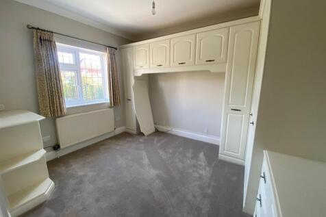 BEDROOM.jpg