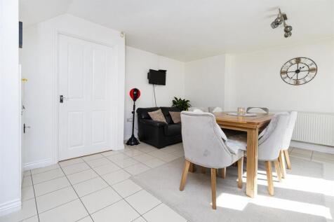 Bramleys Estate Agents - Annie Smith Way - Birkby 