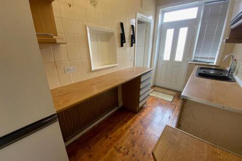 kitchen 1.jpg