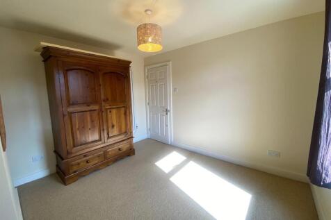 MASTER BEDROOM 1.jpg