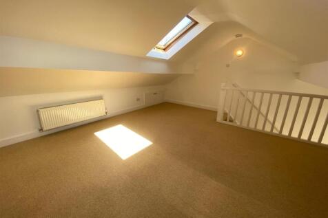 ATTIC BEDROOM 1.jpg