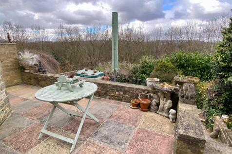 rear patio 1.jpg