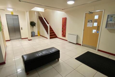 communal entrance ground floor.jpg