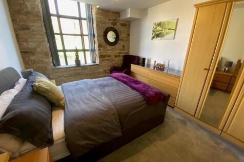 bedroom other angle.jpg