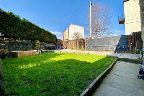 Bramleys Estate Agents - Luck Lane - Huddersfield 
