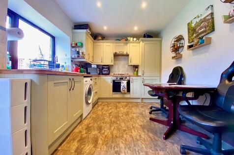 Bramleys Estate Agents - Luck Lane - Huddersfield 