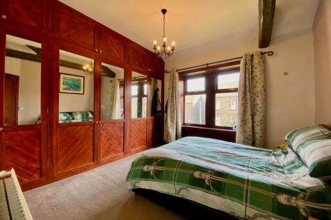 Bramleys Estate Agents - Luck Lane - Huddersfield 