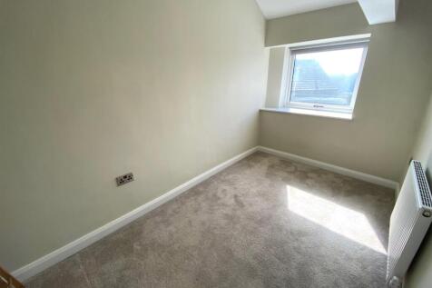 Bramleys Estate Agents - Hall Lane, Kirkburton (13