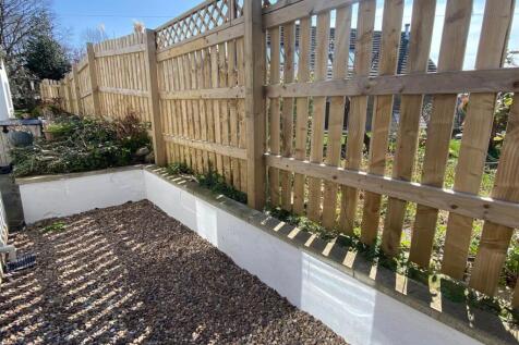 Bramleys Estate Agents - Hall Lane, Kirkburton (9)