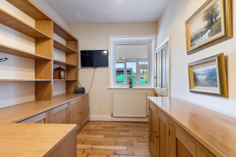 9 Marling Road, Ainley Top 13_297.png