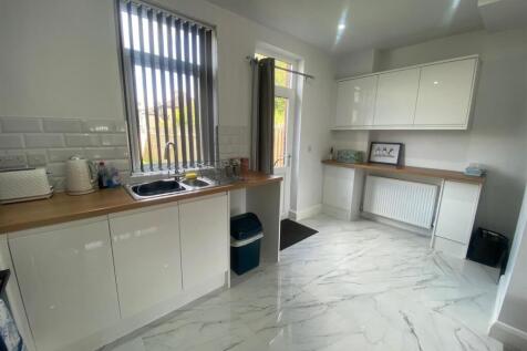 KITCHEN 1.jpg