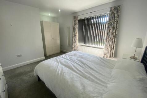 MASTER BEDROOM 1.jpg