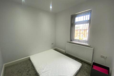 BEDROOM.jpg