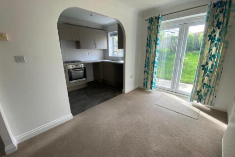 DINING ROOM 1.jpg