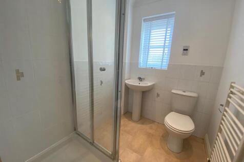 SHOWER ROOM.jpg