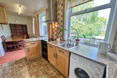 Bramleys Estate Agents - Lidgett Lane - Skelmantho