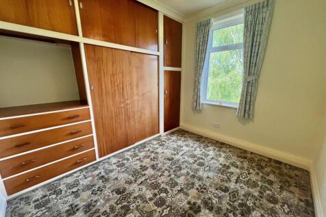 Bramleys Estate Agents - Lidgett Lane - Skelmantho