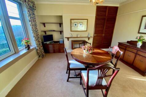 dining room.jpg