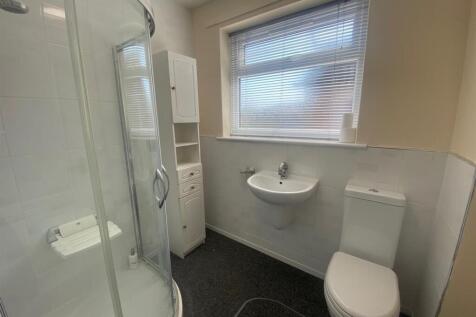 SHOWER ROOM.jpg