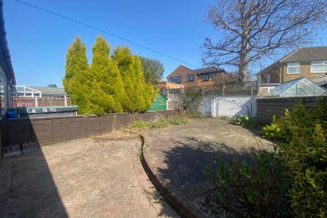 BACK GARDEN 1.jpg