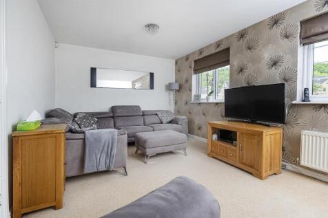 Bramleys Estate Agents - Tithefields (16).jpg