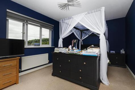 Bramleys Estate Agents - Tithefields (24).jpg