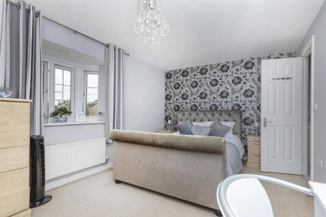 Bramleys Estate Agents - Tithefields (27).jpg