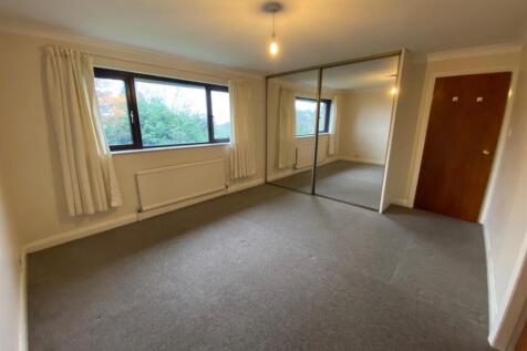 BEDROOM 1.jpg