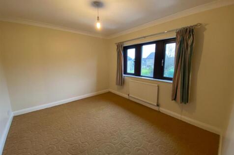 BEDROOM 4.jpg