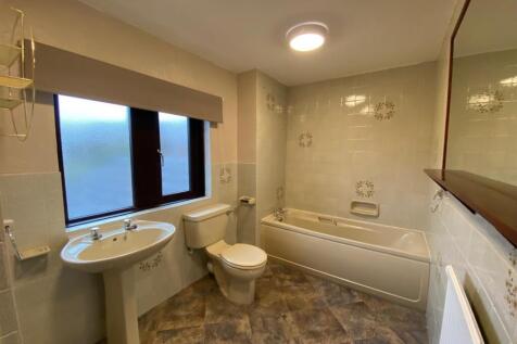 BATHROOM 1.jpg